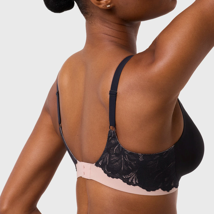 Evelyn and Bobbie Beyond Bra Noir Lace